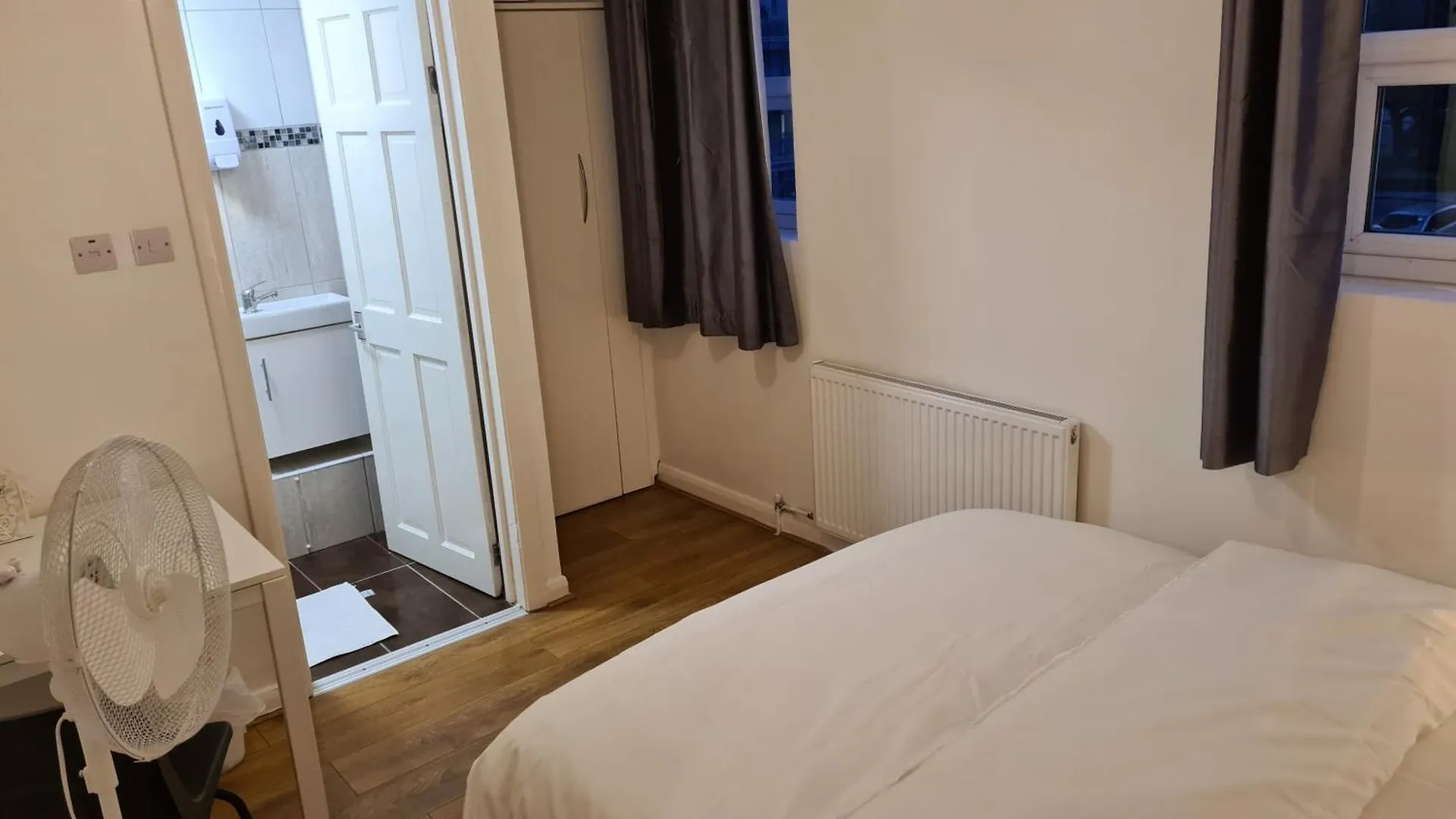 4Br-2Ensuite-10Mincentrallondon-Sleeps11-Parking