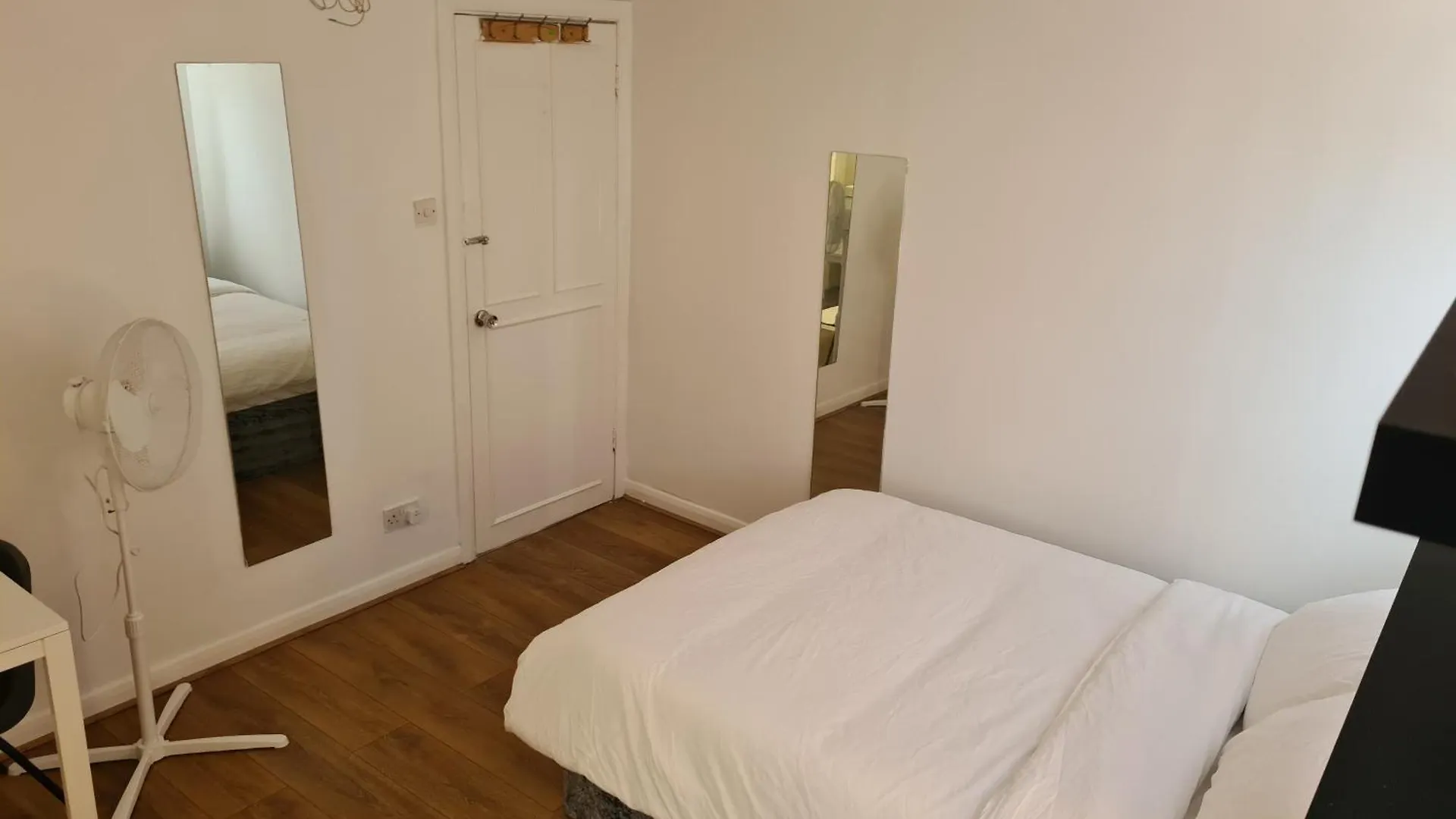 Holiday home 4Br-2Ensuite-10Mincentrallondon-Sleeps11-Parking