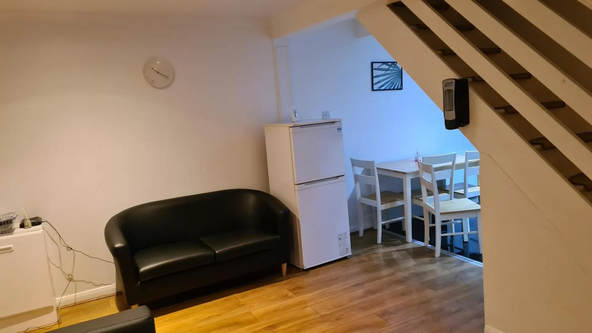 4Br-2Ensuite-10Mincentrallondon-Sleeps11-Parking 0*, London United Kingdom