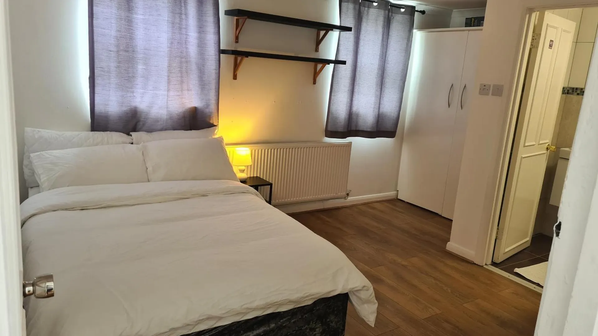 4Br-2Ensuite-10Mincentrallondon-Sleeps11-Parking